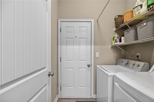 Building Photo - 94 Hill Crest Cir