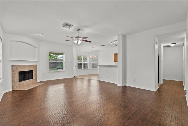 Building Photo - 202 Pebble Walk Ln