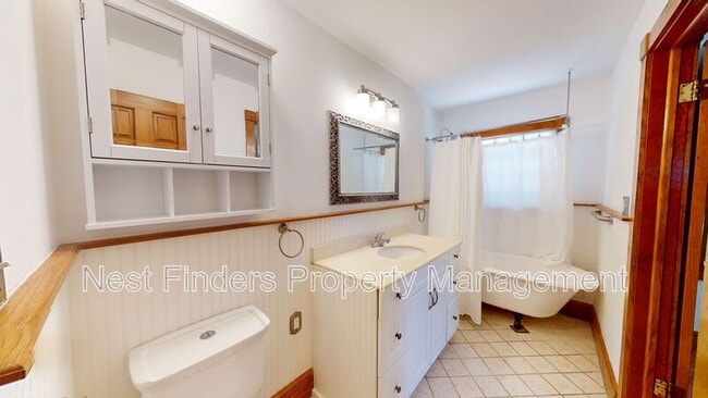 Building Photo - 552 Seagate Ave
