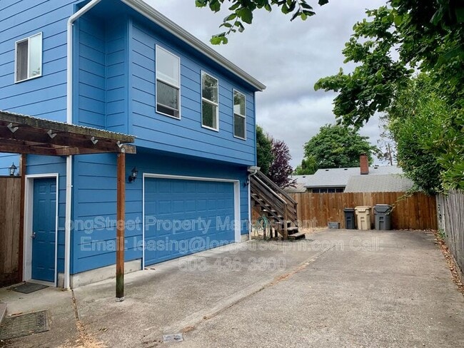 Building Photo - 714 NW 16th St