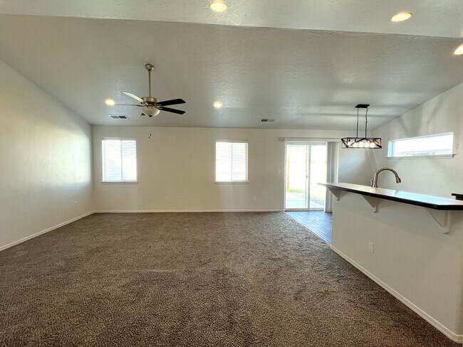 Building Photo - Beautiful 3 bed 2 bath home in Caldwell ju...