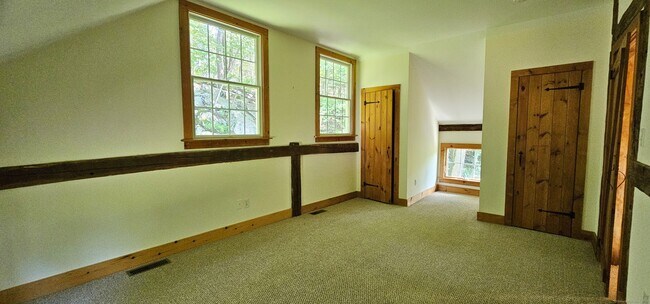 Building Photo - 50 Mountain Rd