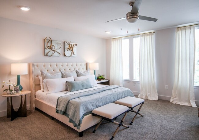 Building Photo - 3BD/3.5BA FOR RENT ON THE SQUARE