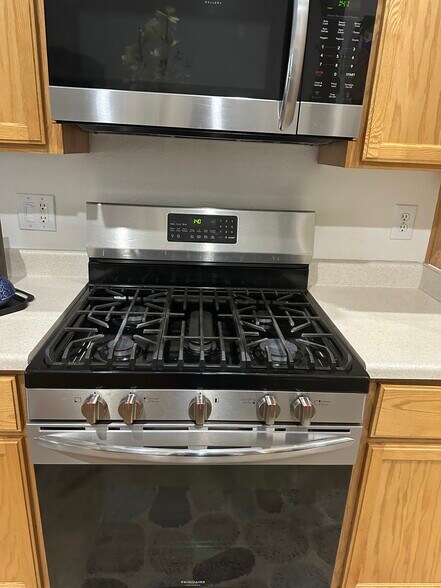 Building Photo - 3504 Glorious Iris Pl