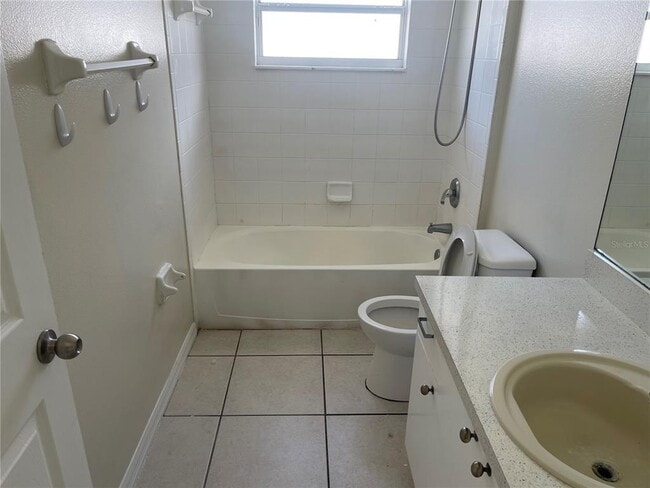 Building Photo - 326 Chelmsford Ct