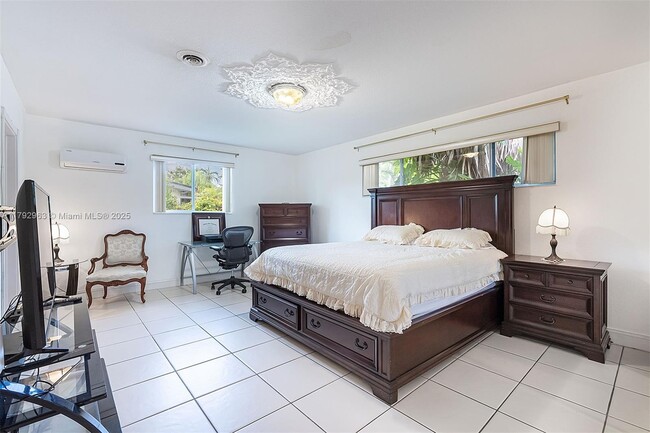 Building Photo - 13590 SW 73rd Ct
