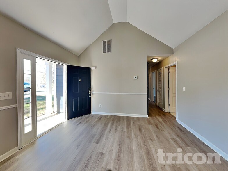 Building Photo - 5911 Dunn Rd