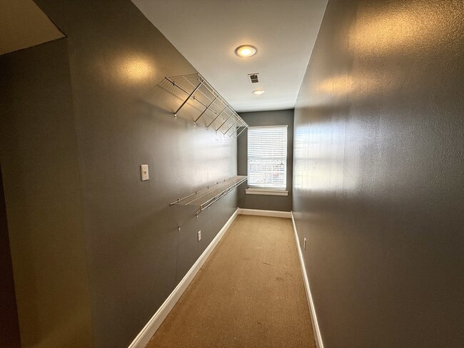 Building Photo - 98 Melrose Dr