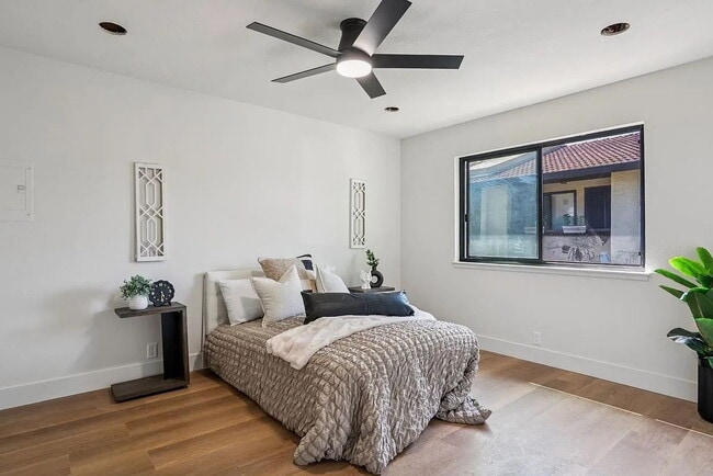 Building Photo - "Charming 1-Bedroom Retreat in the Heart of San Jose's Vibrant Community!"