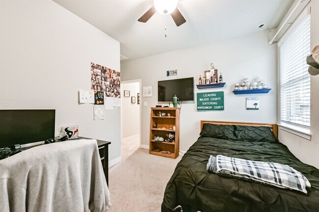 Building Photo - 123 Buttonwood Ct