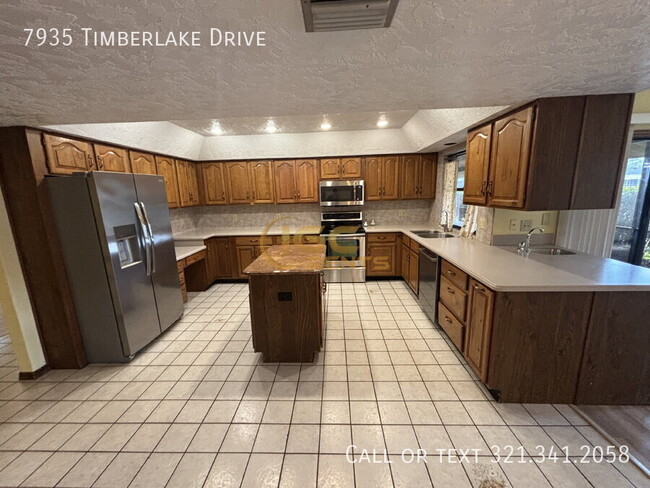 Building Photo - 7935 Timberlake Dr