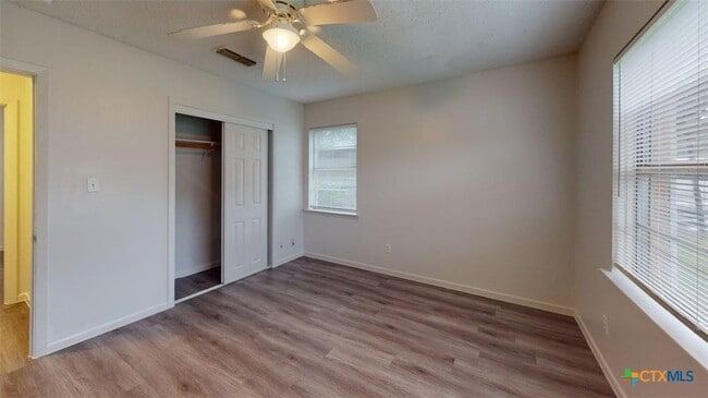 Building Photo - 1804 Clarawood Dr