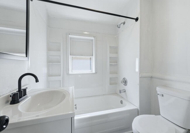 Building Photo - Modernized 3-Bedroom w/ New Furnace