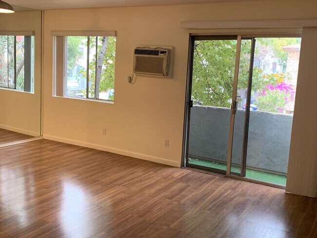 Building Photo - 1351 N Orange Dr