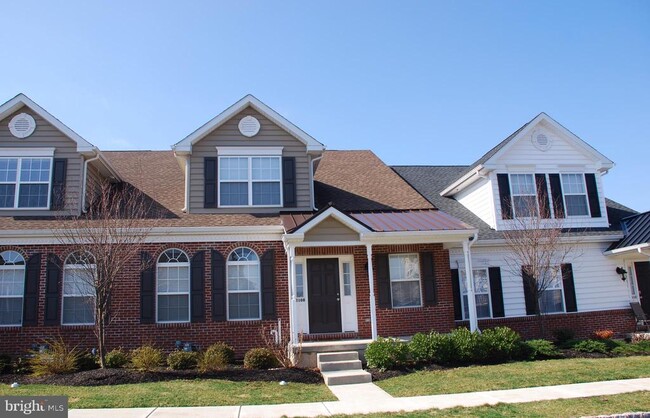Primary Photo - 2108 Hanford Way