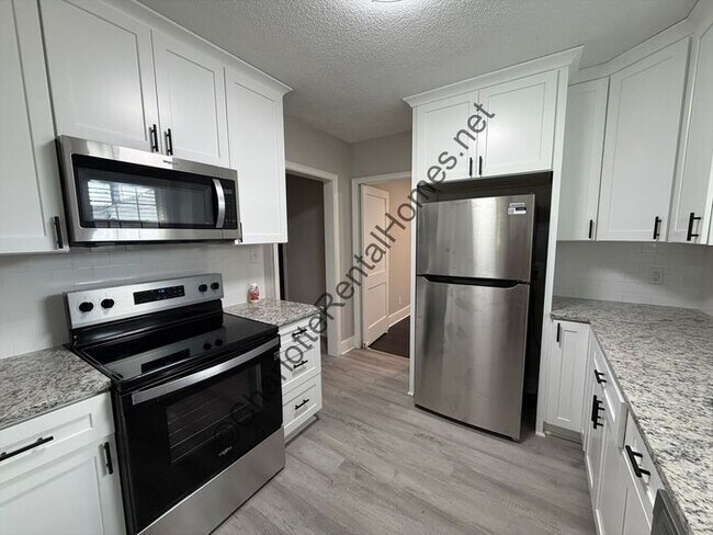 Building Photo - Updated 3 bedroom, 2 bathroom house for rent in Shelby, NC