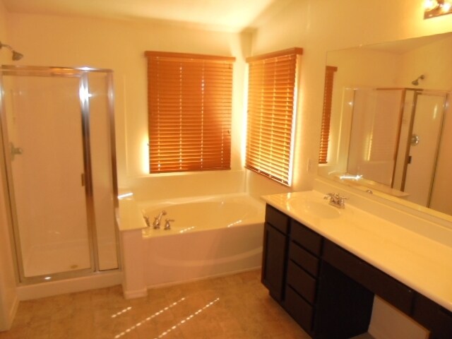 Building Photo - 18139 W Smokey Dr