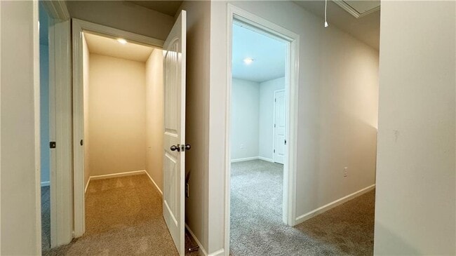 Building Photo - 488 Stoneybrook Dr