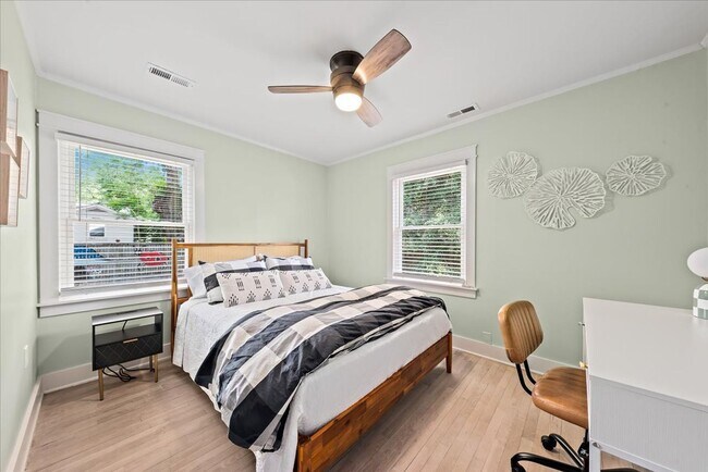 Building Photo - Old Village Cottage -Fully Furnished