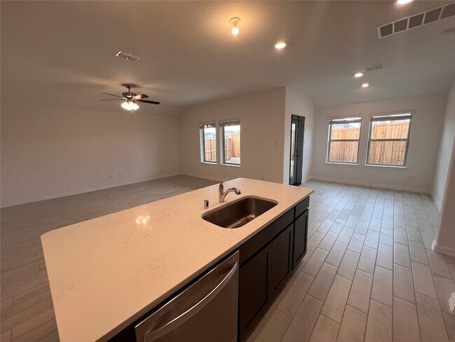 Building Photo - 4008 Limestone Blf Dr