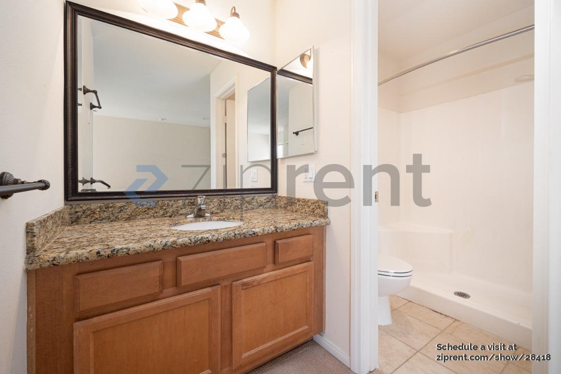 Building Photo - Unit 226