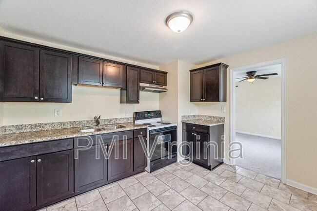 Building Photo - 68 Carver Cir