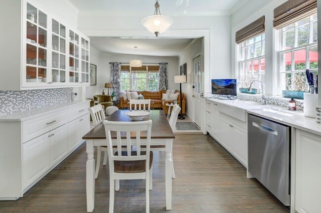 Building Photo - 27 Northwood Ave NE