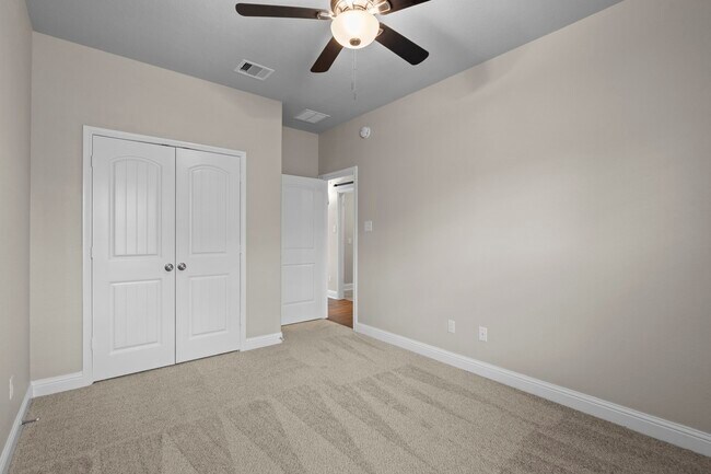 Building Photo - 15323 Holloway Hls Trl