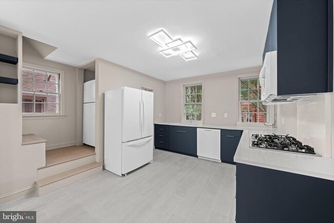 Building Photo - 1525 35th St NW