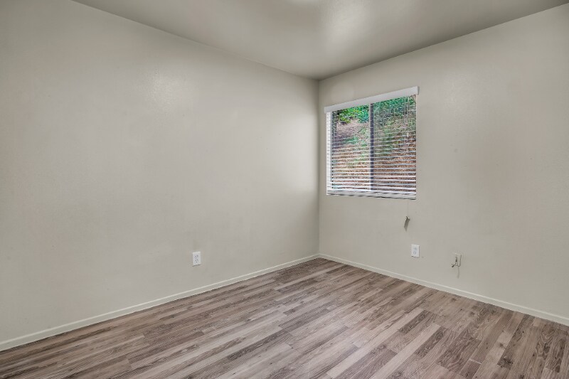 Building Photo - 5243 Huntington Dr