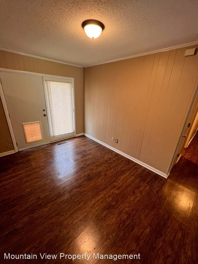 Building Photo - 3 br, 2 bath House - 8635 Surry Cir