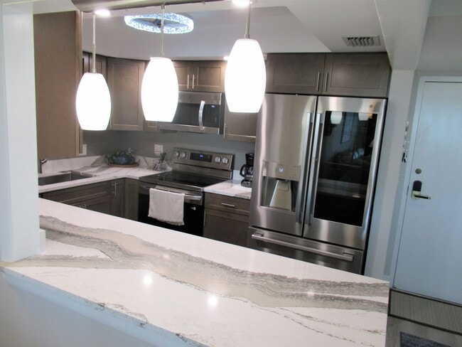 Building Photo - Waterfront 2/2 Furnished SEVEN month rental 55+ 8th Floor Point Brittany