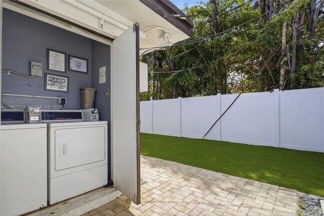 Building Photo - 1301 NE 16th Terrace