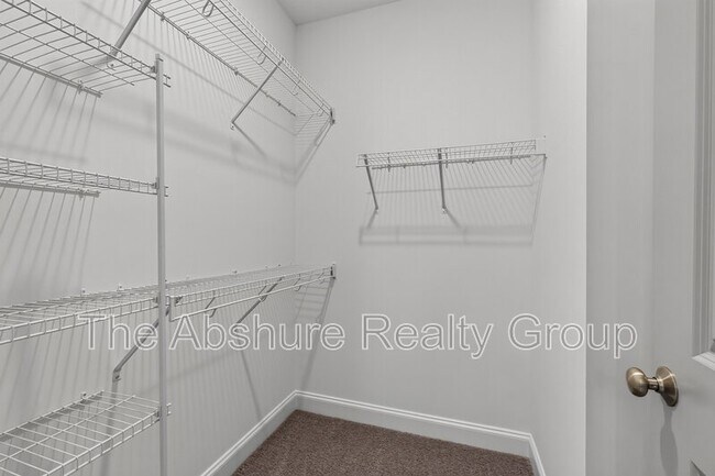 Building Photo - 8913 Kennebec Xing Dr
