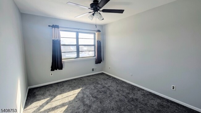 Building Photo - 104 Bluebird Dr