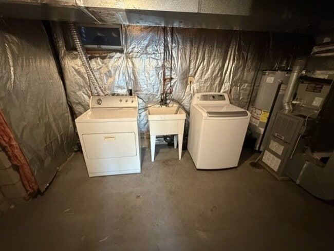 Building Photo - Beautiful Townhouse for Rent