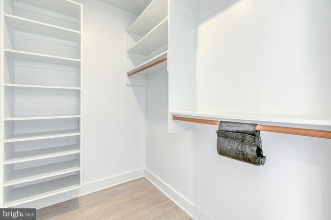 Building Photo - Northern Liberties Townhome with Parking
