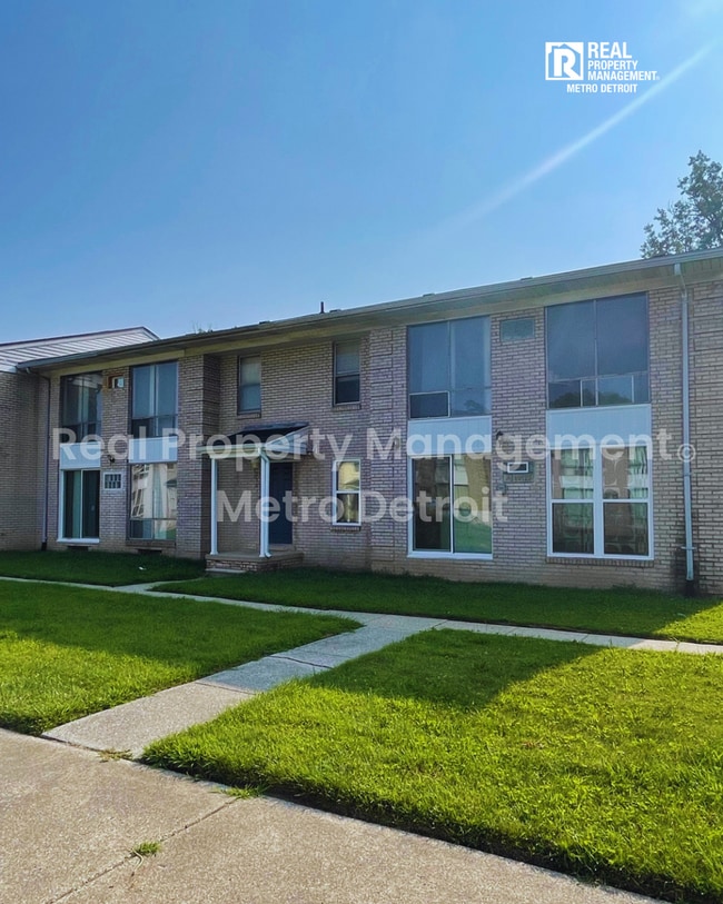 Building Photo - SPRING INTO A NEW HOME