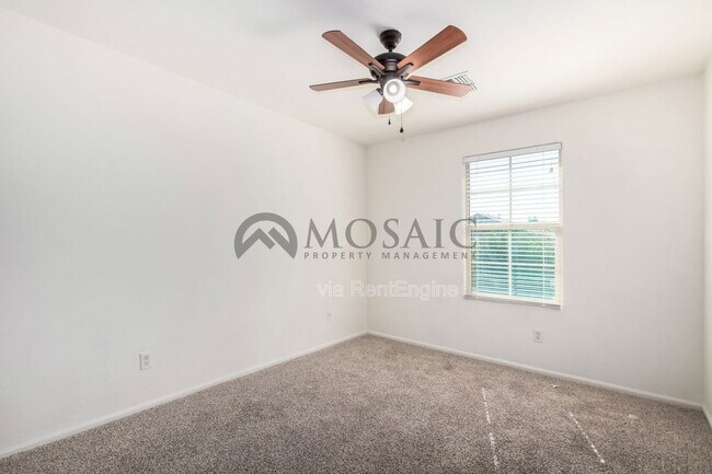 Building Photo - 904 E Euclid Ave