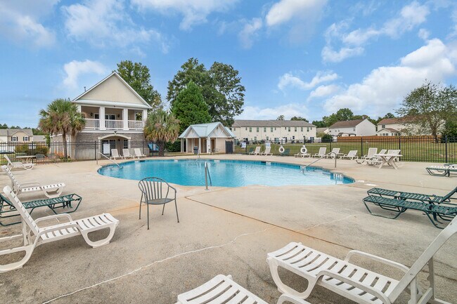 Building Photo - 558 Calen Ln