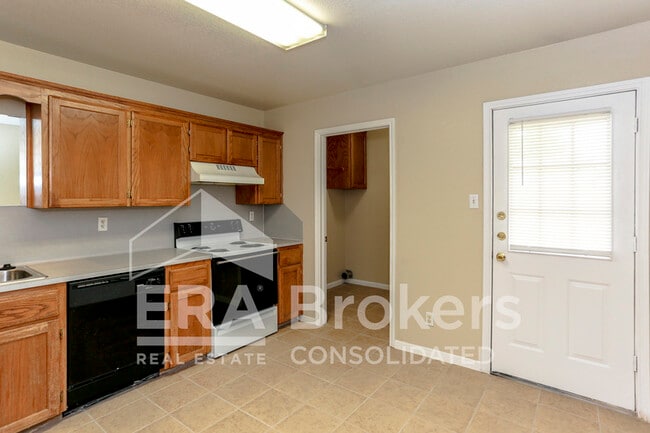 Building Photo - 1907 Windward Dr