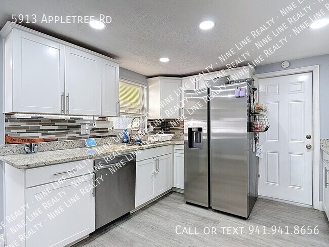 Building Photo - 5913 Appletree Rd