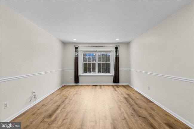 Building Photo - 14 Hearthstone Ln