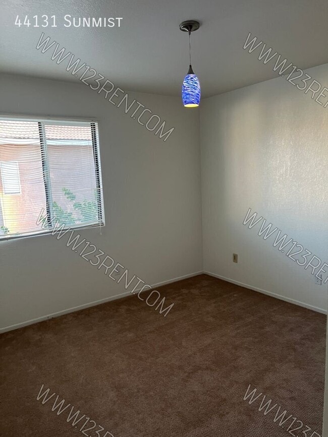 Building Photo - 44131 Sunmist-