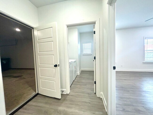 Building Photo - Centerton Home Available NOW! 4 bed, 2 full bath no carpet home. LARGE fenced backyard