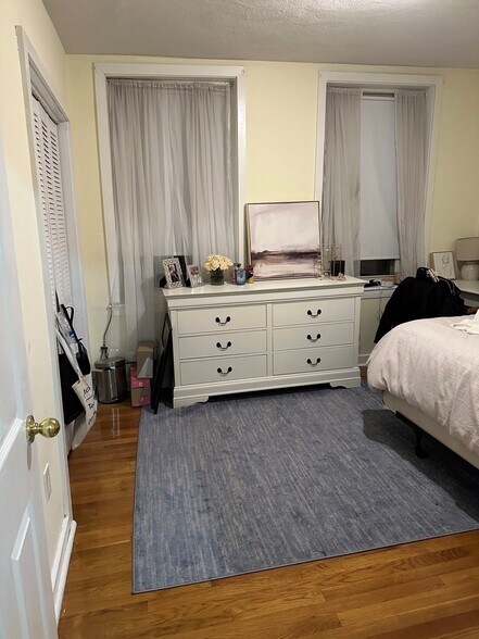 Building Photo - 151 Endicott St