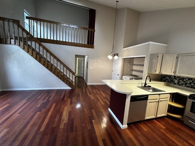 Building Photo - Available Now! "Charming 2bd/1ba with Fireplace & Hardwood Floors in Westminster Oasis!"