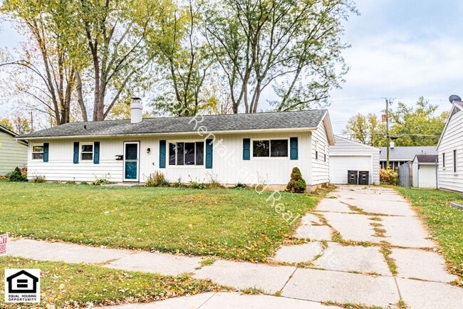 Building Photo - 1727 Maplewood Rd