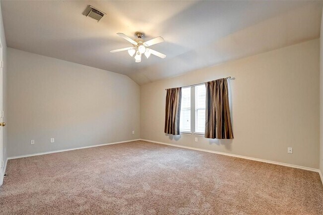 Building Photo - 1718 Redwing Cove Dr