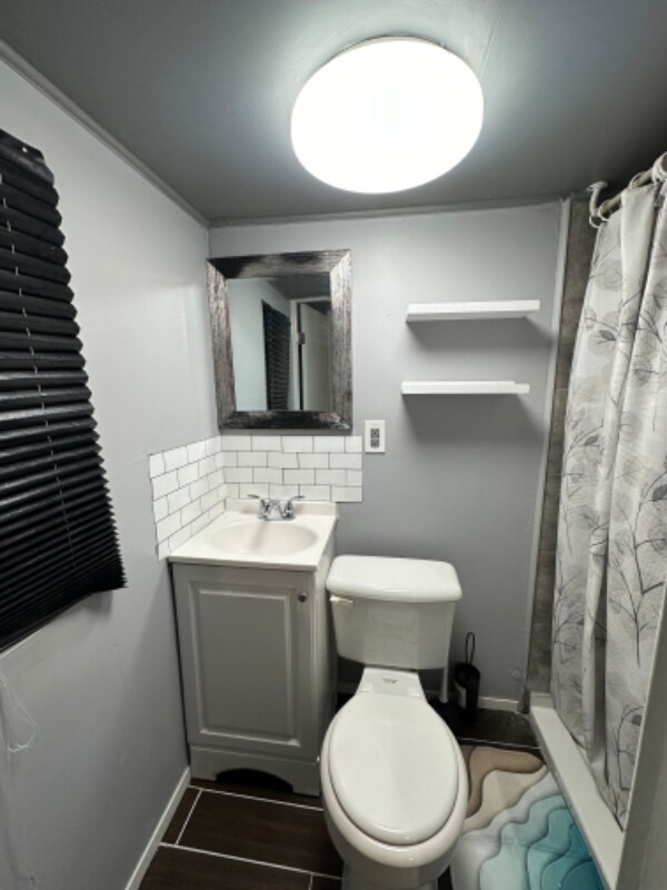 Building Photo - 6913 Cocos Dr